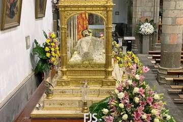 Preparación de los pasos de la Semana Santa de San Juan/Francisco Javier Santana.